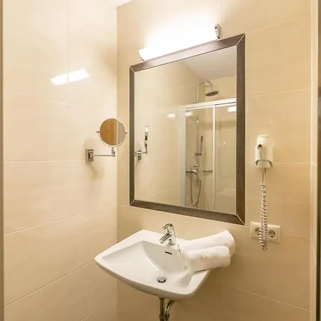 In Near Spieljochbahn شقة