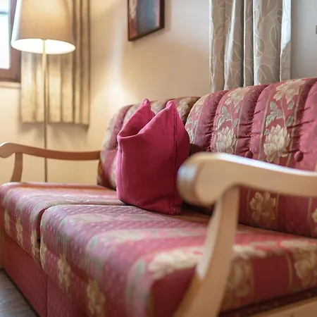 In Near Spieljochbahn アパート *